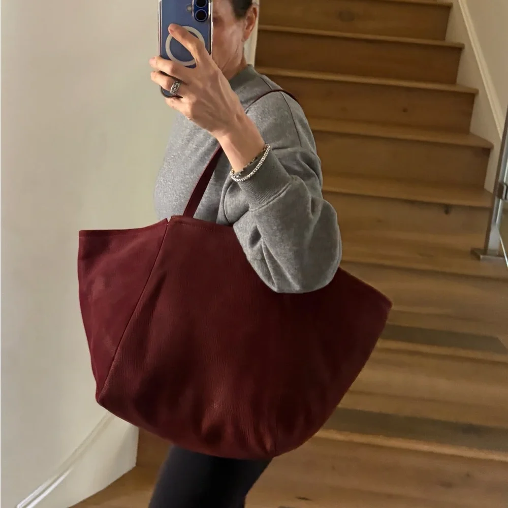 Madewell Slouchy Suede Carry All Shoulder Tote in Pinot Noir - Picture 10 of 15